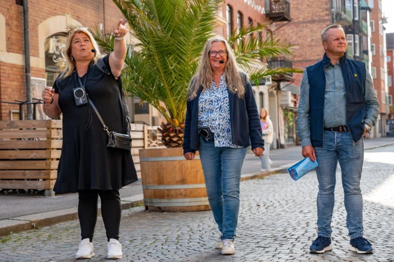 Marlene Hassel och Inger Alfredsson från Svenska stadskärnor ledde stadsvandringarna.